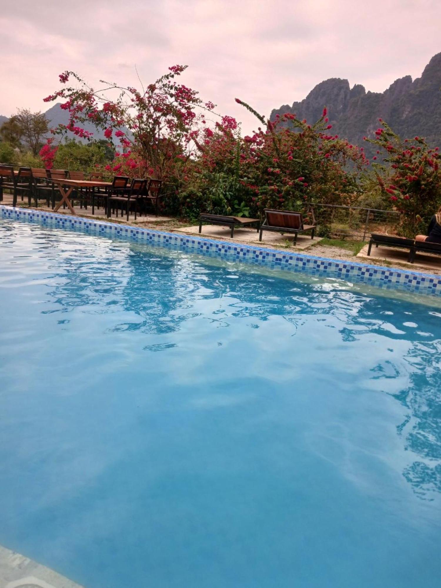 Riverside Garden Hostel Vang Vieng Eksteriør billede